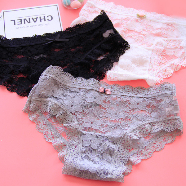 Lenjerie din dantela in diferite culori