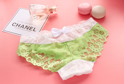 Стилно дамско бельо с дантела и панделка в различни цветове