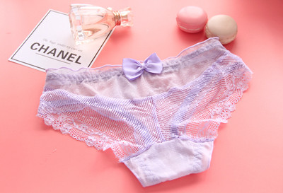 Стилно дамско бельо с дантела и панделка в различни цветове