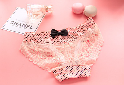 Стилно дамско бельо с дантела и панделка в различни цветове