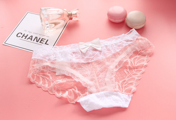 Стилно дамско бельо с дантела и панделка в различни цветове