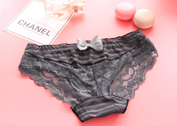 Стилно дамско бельо с дантела и панделка в различни цветове