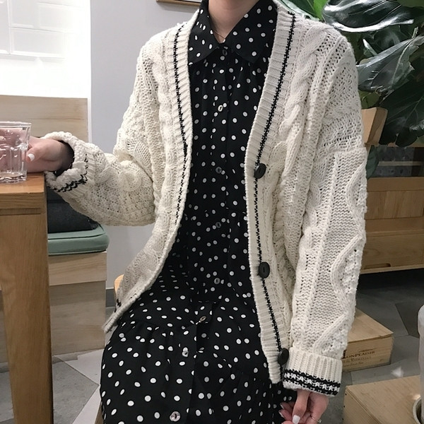 Ζεστή  γυναικεία  ζακέτα σε λαμπερό χρώμα