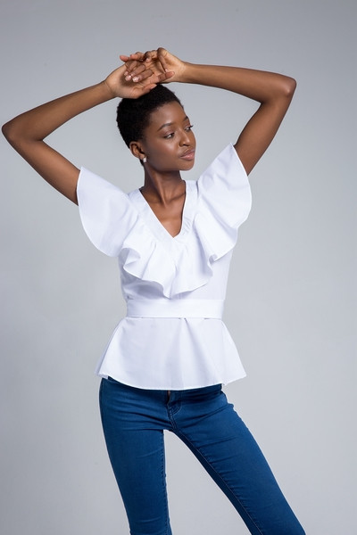 Κομψή γυναικεία μπλούζα με ντεκολτέ σε σχήμα V σε δύο χρώματα