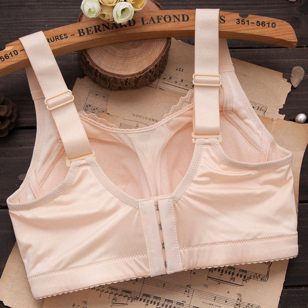 Un set de două sutiene modelate - culori diferite