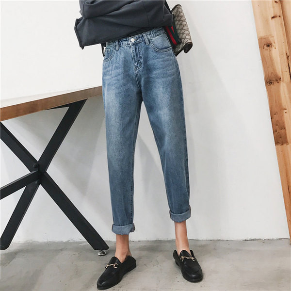 Blugi dama - model drept de culoare deschisa