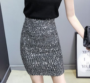 Μοντέρνα φούστα κυρίες σε τρία χρώματα