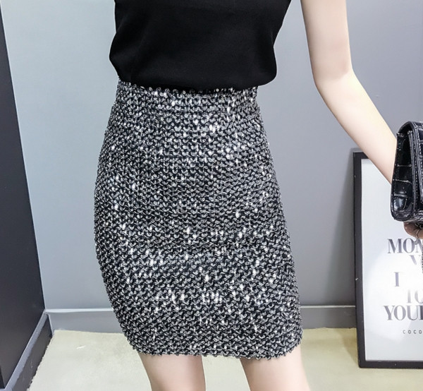 Μοντέρνα φούστα κυρίες σε τρία χρώματα