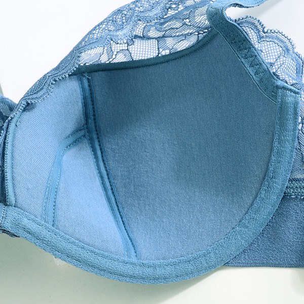 Set de lenjerie de dama elegant cu dantela - trei culori