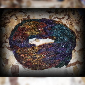 Дамски плетен шарен шал яка с уникална безвъзлова техника на плетене handmade