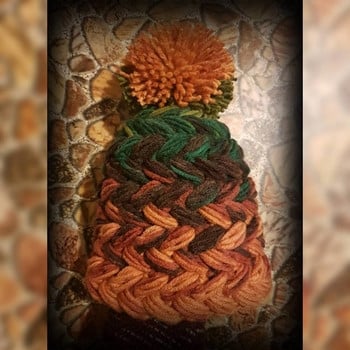 Дамска плетена шапка. Шапка ръчна изработка. Шапка Handmade 12