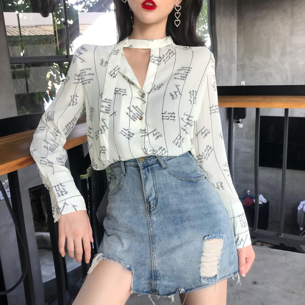 Cămașă modernă de damă cu mâneci lungi și decolteu în V în două culori