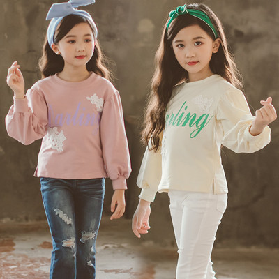 Модерна детска блуза за момиче с надпис и бродерия в три цвята
