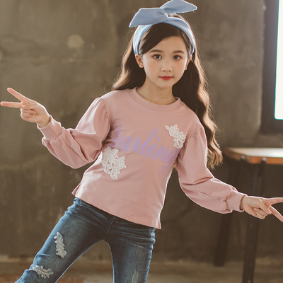 Модерна детска блуза за момиче с надпис и бродерия в три цвята