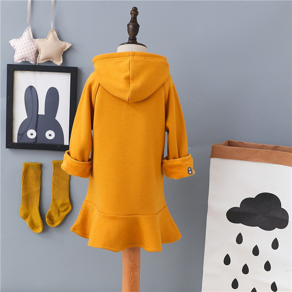 Плътна детска рокля с надпис и качулка в два цвята