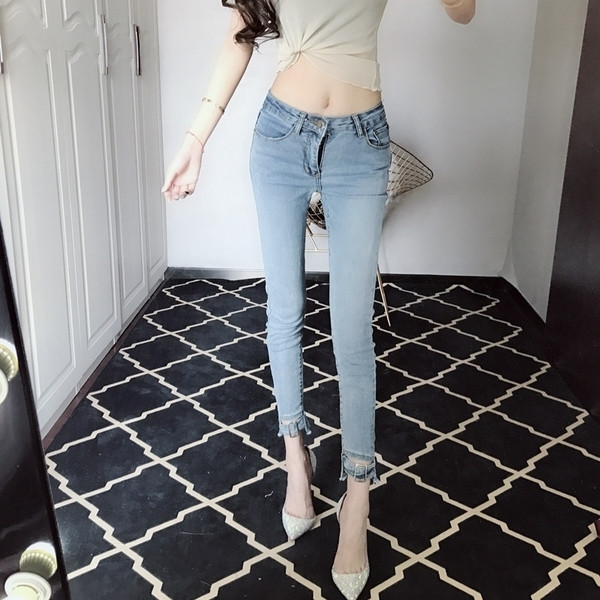 Дамски модерни дънки светъл модел 