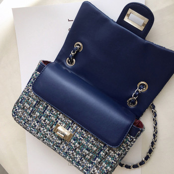 Дамска чанта за през рамо в син и черен цвят