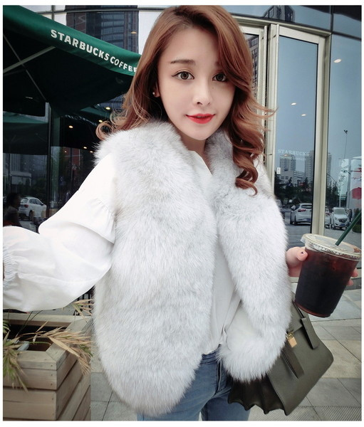 Γυναικείο κοντό χνουδωτό  γιλέκο  σε διάφορα χρώματα