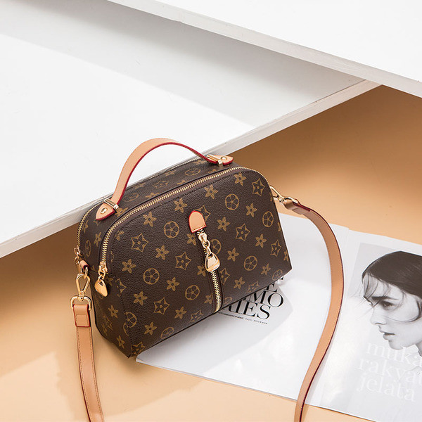 Дамска стилна малка чанта