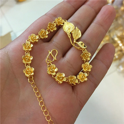 Дамска гривна във няколко модела в злътист цвят