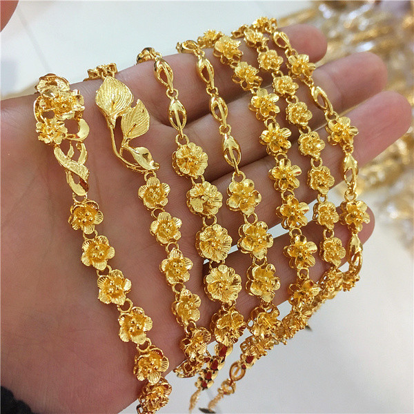 Дамска гривна във няколко модела в злътист цвят