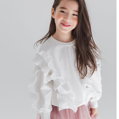 Bluza eleganta pentru copii pentru o fata cu volane albe