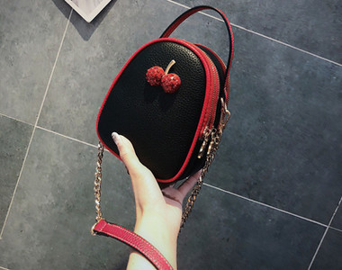 Geantă mică și elegantă în mai multe culori