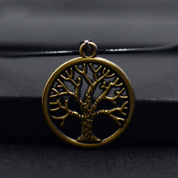 Colier de dama cu pandantive in diferite forme