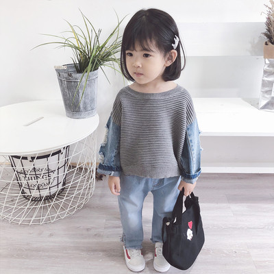 Παιδικό πουλόβερ για κορίτσια σε γκρι με μανίκια denim