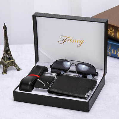 Seturi stilate pentru bărbați - trei modele