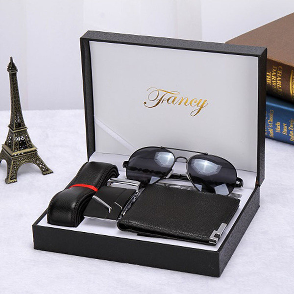 Seturi stilate pentru bărbați - trei modele