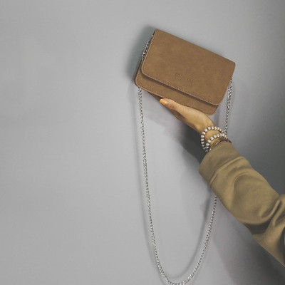 Geanta de dama din piele intoarsa in patru culori