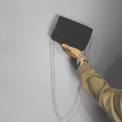 Geanta de dama din piele intoarsa in patru culori