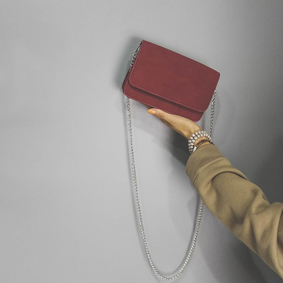 Geanta de dama din piele intoarsa in patru culori