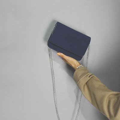 Geanta de dama din piele intoarsa in patru culori