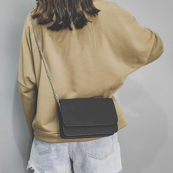 Geanta de dama din piele intoarsa in patru culori