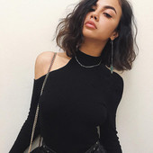 Κομψή γυναικεία μπλούζα με μαύρο χρώμα