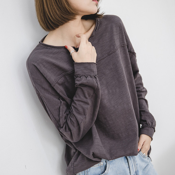 Γυναικεία μπλούζα  σε δύο χρώματα με κολάρο σε σχήμα O