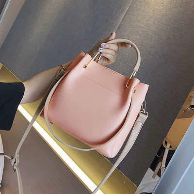 Дамска чанта в няколко цвята от еко кожа