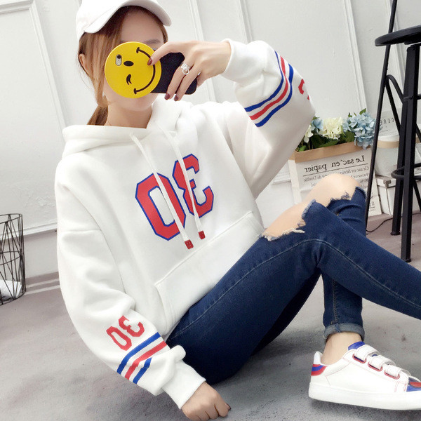 Női pulóver három színben felirattal és színes szalagokkal