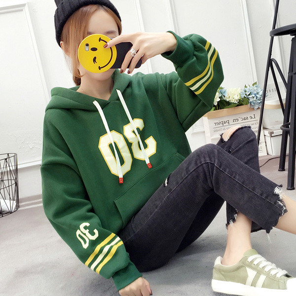 Női pulóver három színben felirattal és színes szalagokkal