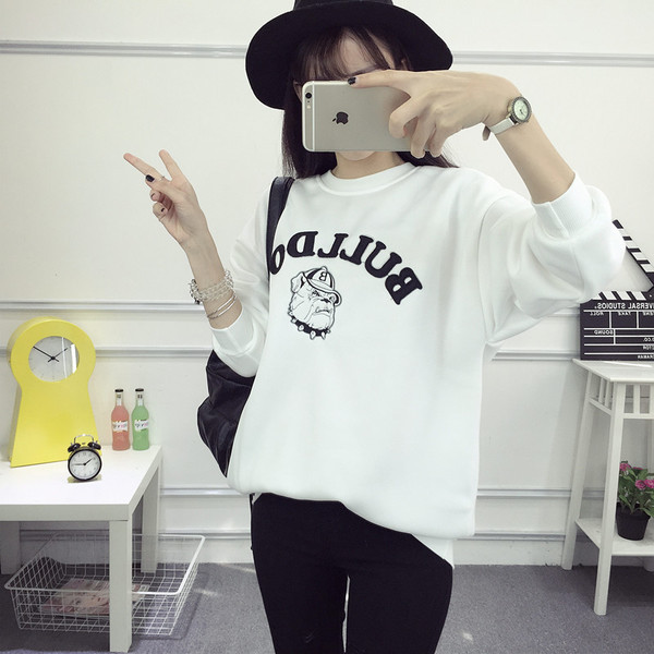 Bluză groasă de damă model larg cu inscripție și imprimeu