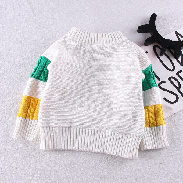 Цветен детски пуловер за момиче с декорация от пух