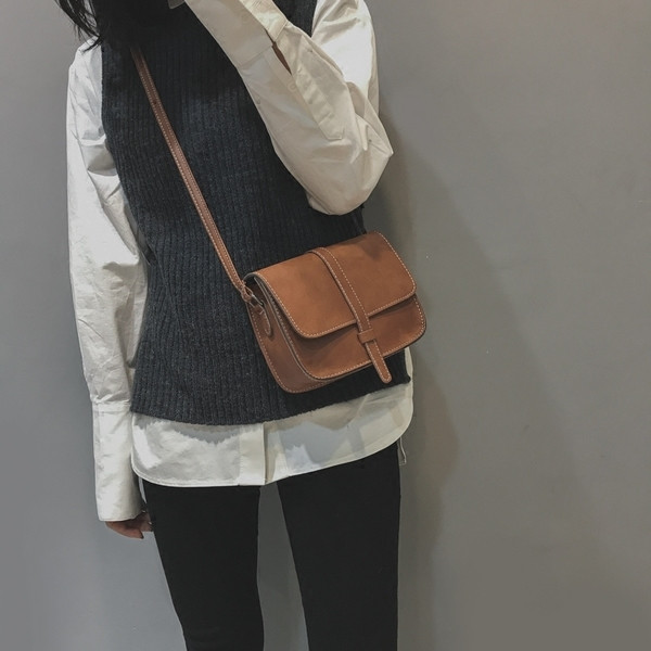 Geanta de umar dama din piele intoarsa in mai multe culori