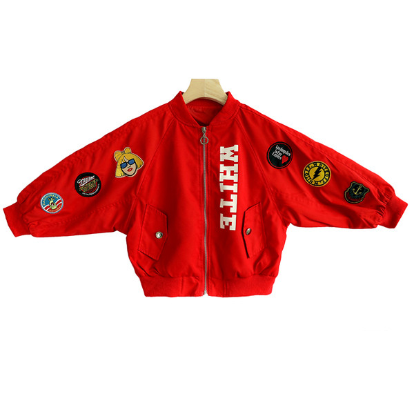 Μοντέρνο παιδικό  μπουφάν  για κορίτσια σε κόκκινο και ροζ χρώμα με επιγραφή και κρόσσια