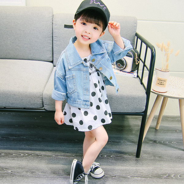 Παιδικό μπουφάν τζην για κορίτσια με ανοιχτό χρώμα