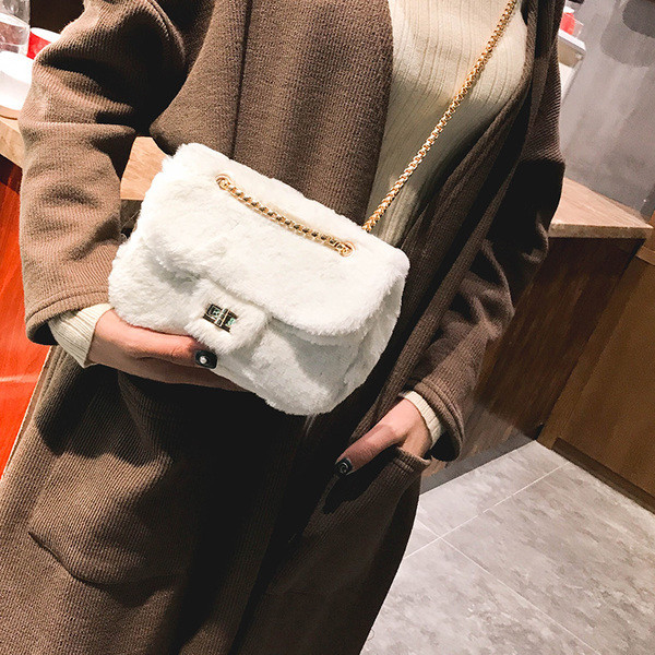 Geantă de puf pentru femei peste umăr