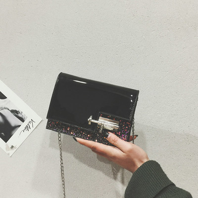 Geantă de umăr strălucitoare de damă elegantă