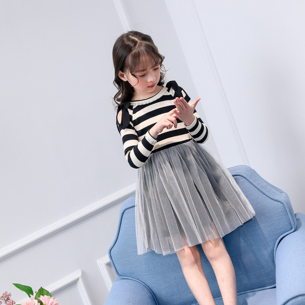 Ежедневна детска раирана  рокля с дълъг ръкав и  тюл 