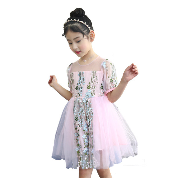 Стилна детска рокля с флорални мотиви и тюл в два цвята 